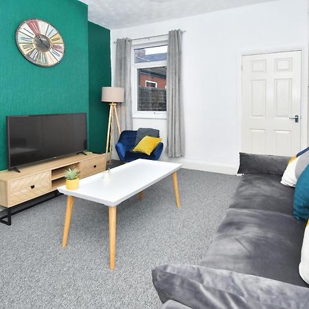 The Yellow Door By Avenew Management Serviced Accommodation Stoke-on-Trent Esterno foto