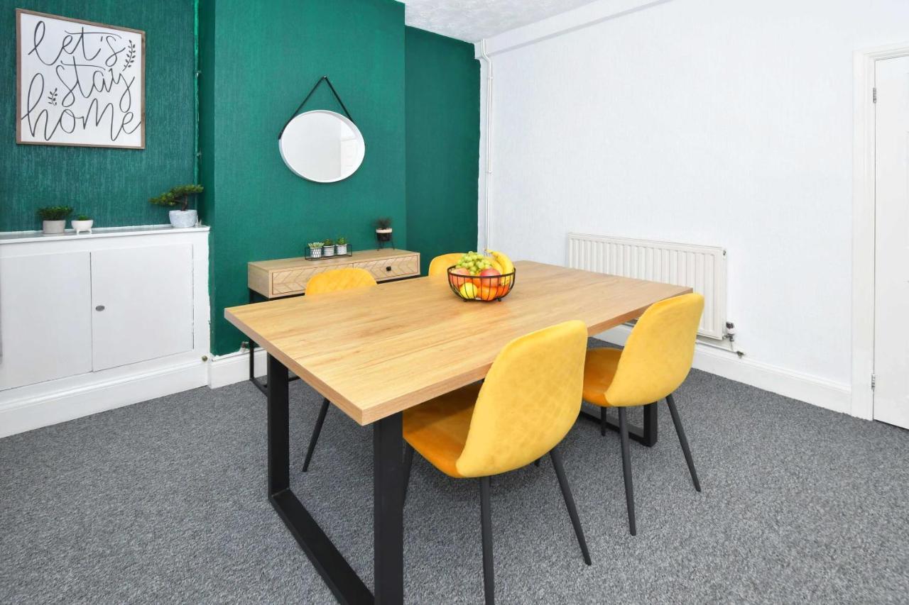 The Yellow Door By Avenew Management Serviced Accommodation Stoke-on-Trent Esterno foto