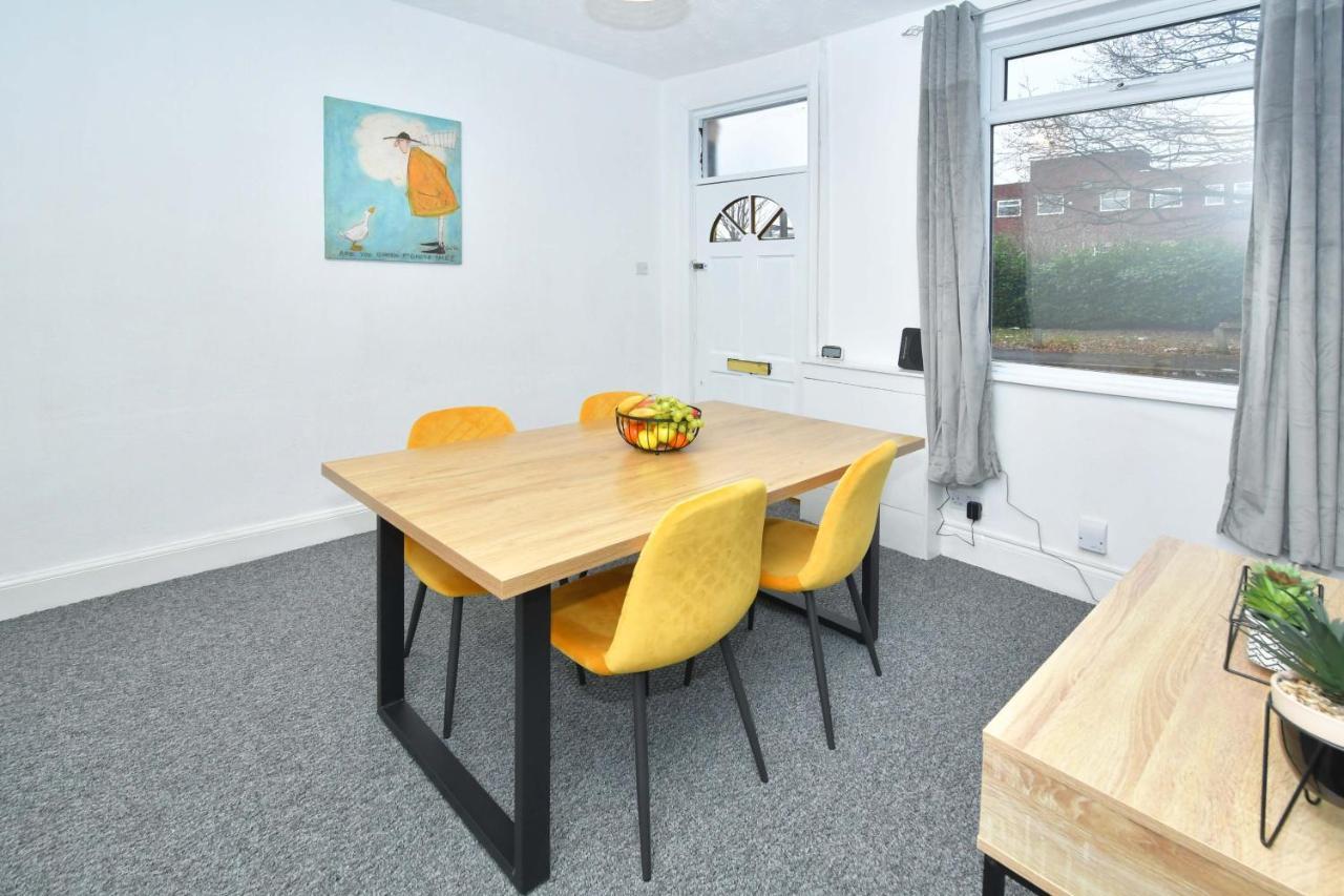 The Yellow Door By Avenew Management Serviced Accommodation Stoke-on-Trent Esterno foto
