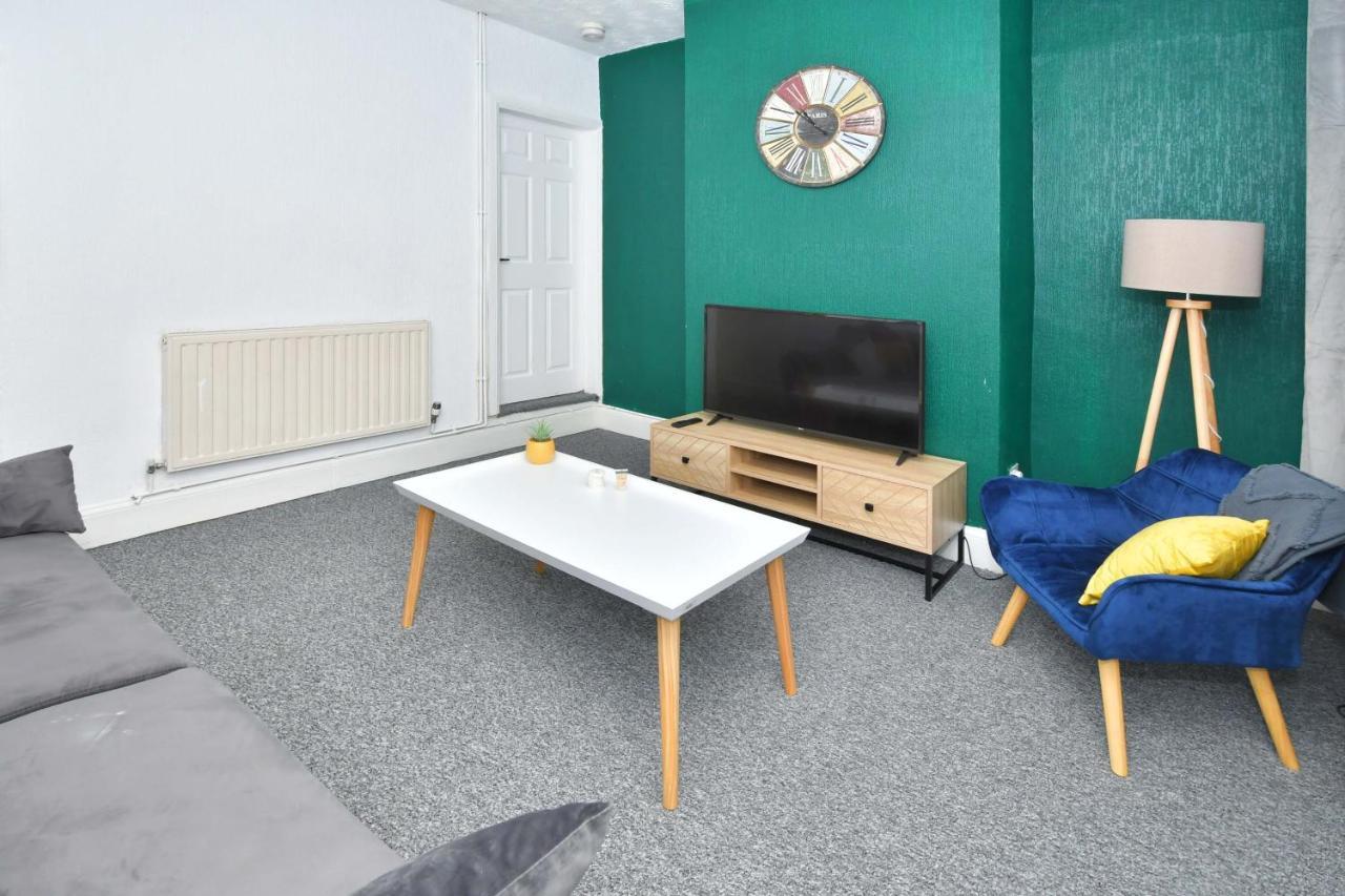 The Yellow Door By Avenew Management Serviced Accommodation Stoke-on-Trent Esterno foto